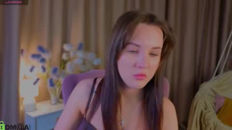 Zlata  Mon Tue Thu Fri Sun Sa GMT 3 0000pm - 0600pm  online show from October 26, 4:13 pm