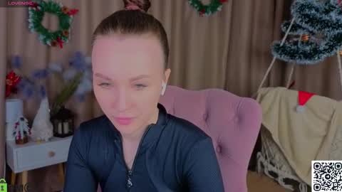 Zlata  Mon Tue Thu Fri Sun Sa GMT 3 0000pm - 0600pm  online show from December 14, 9:03 am