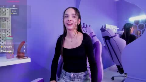 Snapshot of zoe_444_ chatting on March 29, 9:15 pm Zoe online show from March 29, 9:15 pm