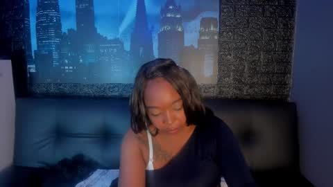 Snapshot of zoe__kravits__ chatting on September 27, 12:32 pm   online show from September 27, 12:32 pm