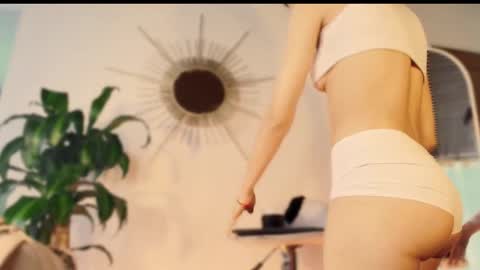 Snapshot of zoe_bakerr chatting on June 6, 6:34 pm Zoe Baker online show from June 6, 6:34 pm