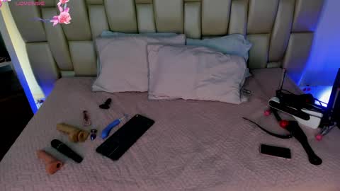 Your new obsession online show from April 20, 12:19 pm