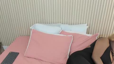 Snapshot of zoe_barlove chatting on May 14, 1:51 pm Your new obsession online show from May 14, 1:51 pm