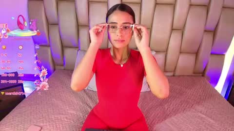 Snapshot of zoe_barlove chatting on May 24, 12:54 pm Your new obsession online show from May 24, 12:54 pm