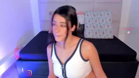 Snapshot of zoe_blake18 chatting on July 31, 9:47 pm Zoe online show from July 31, 9:47 pm