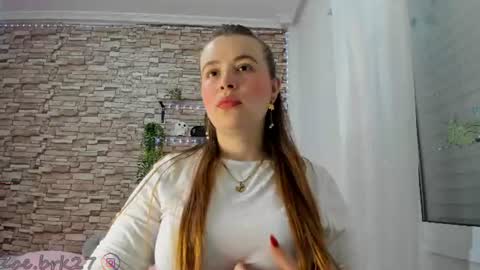 Snapshot of zoe_brk chatting on June 15, 8:16 am zoe brk online show from June 15, 8:16 am