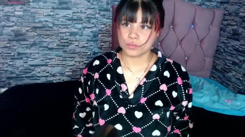Snapshot of zoe_bronw chatting on October 9, 10:02 am Zoe Bronw online show from October 9, 10:02 am