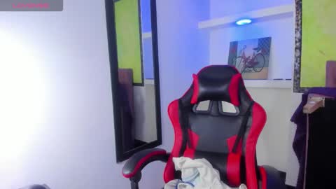 Z O E online show from February 13, 8:16 pm