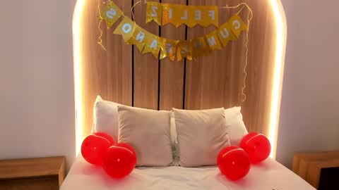 Zoe  online show from November 10, 12:26 pm