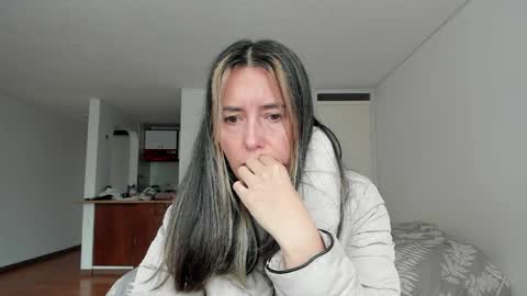 ZOE online show from March 28, 9:47 pm