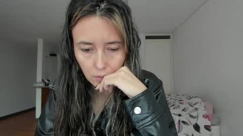 Snapshot of zoe_jeane_beker chatting on March 30, 10:22 pm ZOE online show from March 30, 10:22 pm