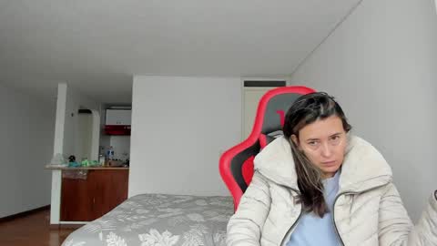 Snapshot of zoe_jeane_beker chatting on April 5, 7:33 pm ZOE online show from April 5, 7:33 pm