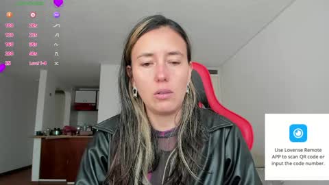 Snapshot of zoe_jeane_beker chatting on May 12, 8:17 pm ZOE online show from May 12, 8:17 pm