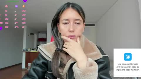 Snapshot of zoe_jeane_beker chatting on June 2, 6:54 pm ZOE online show from June 2, 6:54 pm