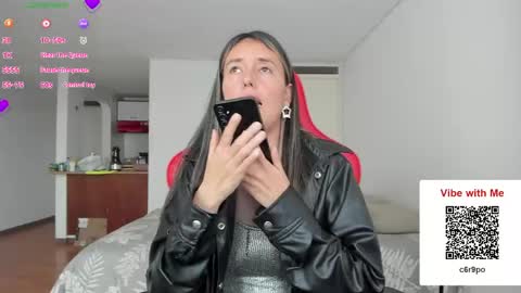 Snapshot of zoe_jeane_beker chatting on June 4, 8:59 pm ZOE online show from June 4, 8:59 pm