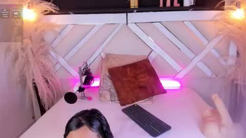 Zoey  online show from March 11, 9:54 pm