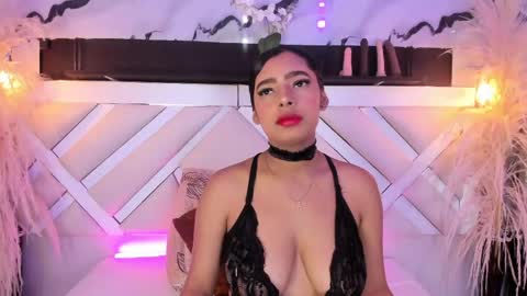 Snapshot of zoe_johnsonn1 chatting on May 5, 9:23 pm Zoey online show from May 5, 9:23 pm