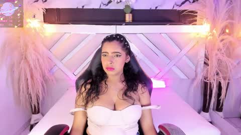 Snapshot of zoe_johnsonn1 chatting on May 11, 9:45 pm Zoey online show from May 11, 9:45 pm