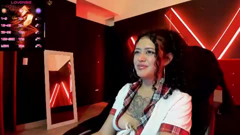 Snapshot of zoe_lara_34 chatting on July 1, 5:31 am zoe online show from July 1, 5:31 am