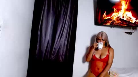 zoe_latin4 online show from April 9, 9:58 am