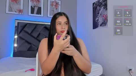 zoe_longhair online show from March 26, 7:19 pm