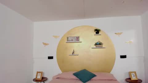 Snapshot of zoe_lynch_ chatting on October 14, 11:44 am Zoe Lynch online show from October 14, 11:44 am