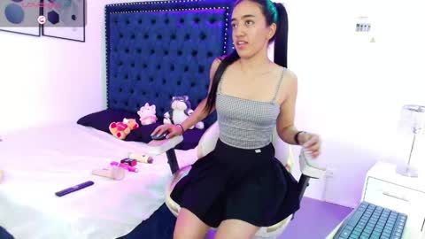 Snapshot of zoe_m00n chatting on May 20, 7:42 pm zoe online show from May 20, 7:42 pm