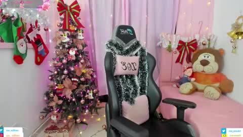 zoe_sullivan_ online show from November 30, 9:35 am