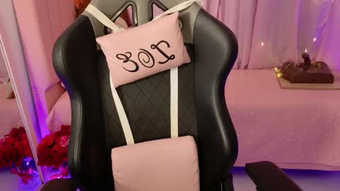 zoe_sullivan_ online show from March 9, 9:02 am