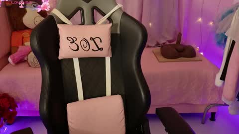 zoe_sullivan_ online show from March 25, 9:26 am