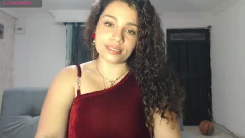 Snapshot of zoe_tai chatting on May 10, 7:13 am zoe tai online show from May 10, 7:13 am