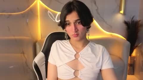 Zoe online show from December 3, 8:40 pm