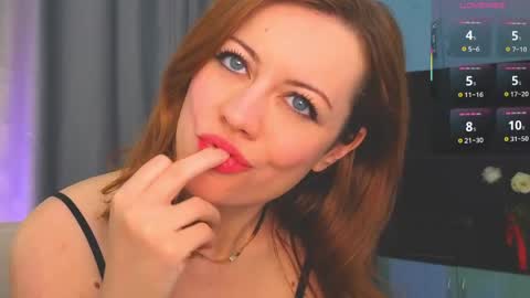 Snapshot of zoebellax chatting on May 9, 6:40 am Zoe online show from May 9, 6:40 am