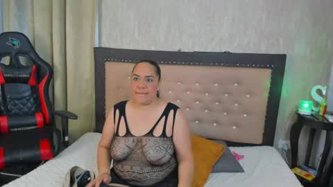 Snapshot of zoedeleon chatting on July 12, 7:16 pm zoedeleon online show from July 12, 7:16 pm