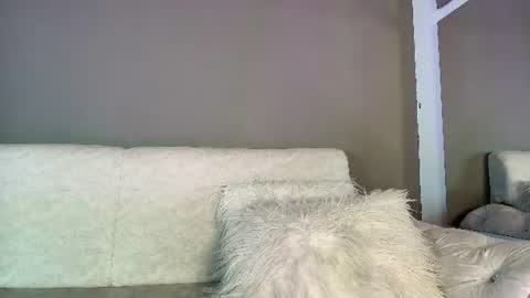 Snapshot of zoee_8 chatting on June 13, 9:46 pm ZOE online show from June 13, 9:46 pm