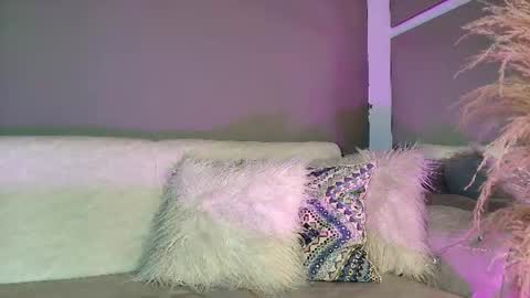 Snapshot of zoee_8 chatting on July 9, 8:46 pm ZOE online show from July 9, 8:46 pm
