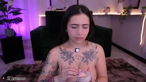 Snapshot of zoee_cruz chatting on April 16, 12:06 pm Camila online show from April 16, 12:06 pm