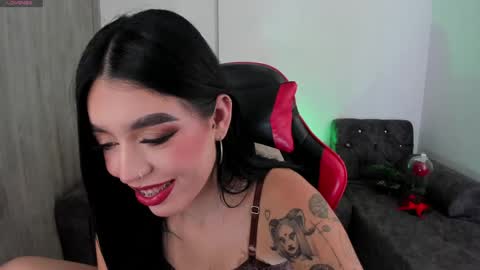 Snapshot of zoee_jackson chatting on April 23, 7:16 pm zoee jackson online show from April 23, 7:16 pm