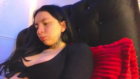 Snapshot of zoee_jhonnyy chatting on June 23, 6:11 am zoee jhonnyy online show from June 23, 6:11 am