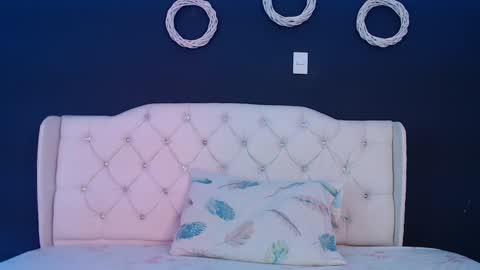 Snapshot of zoee_joness chatting on January 3, 11:35 am zoe online show from January 3, 11:35 am