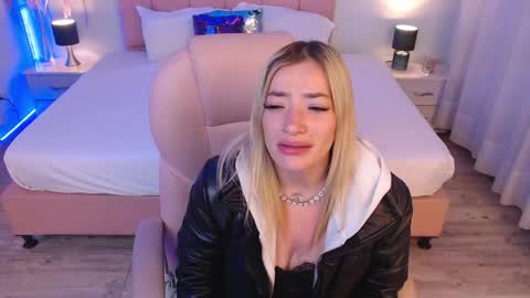 zoe online show from April 11, 7:45 am