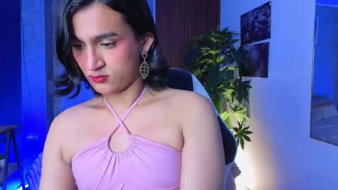 Snapshot of zoee_kiss_ chatting on June 20, 5:10 am ZOE online show from June 20, 5:10 am