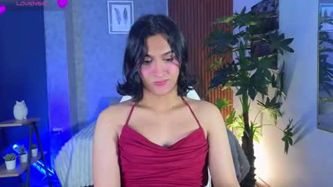 Snapshot of zoee_kiss_ chatting on July 7, 7:23 am ZOE online show from July 7, 7:23 am