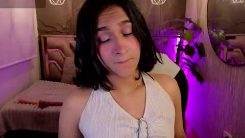 Snapshot of zoee_kiss_ chatting on July 31, 6:57 am ZOE online show from July 31, 6:57 am