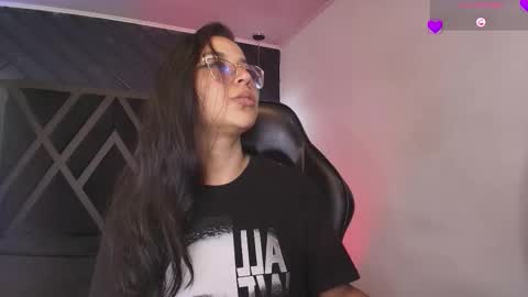 Zoe 3 online show from March 24, 5:29 pm