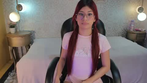 Snapshot of zoeecarter_ chatting on April 16, 11:55 am zoeecarter_ online show from April 16, 11:55 am