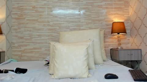 ZoeeSmitth online show from December 21, 2:15 pm