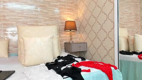 ZoeeSmitth online show from December 28, 6:18 pm