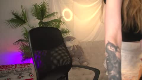 ZOE online show from May 7, 5:35 am