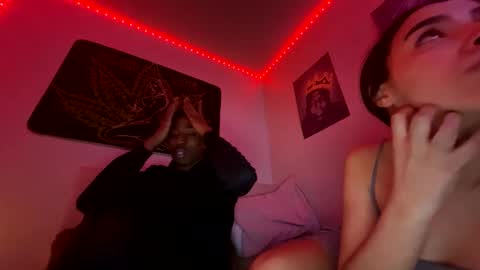 Snapshot of zoel87 chatting on January 18, 1:30 am LovelyLatin25 online show from January 18, 1:30 am